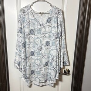 Cowgirl Hardware White and Gray Women's Tunic Top